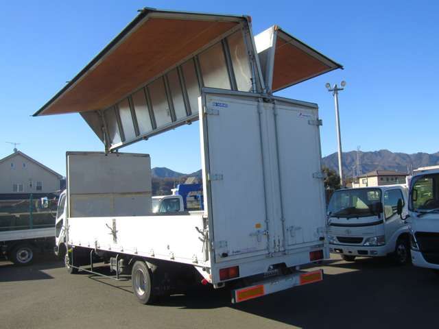 MITSUBISHI FUSOU FIGHTER 2005 Image 31