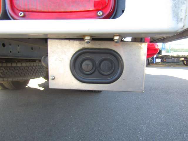 MITSUBISHI FUSOU FIGHTER 2005 Image 31