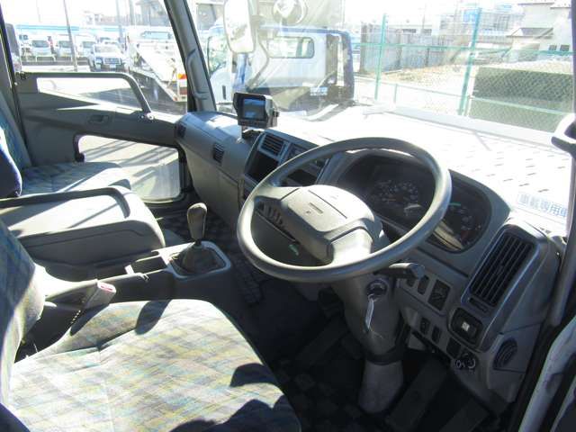 MITSUBISHI FUSOU FIGHTER 2005 Image 31