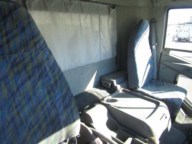 MITSUBISHI FUSOU FIGHTER 2005 Image 31