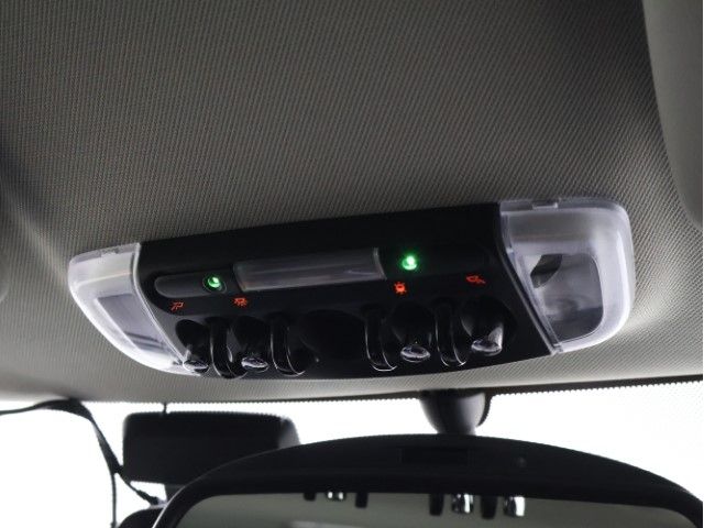 BMW MINI COOPER SD C 2017 Image 31