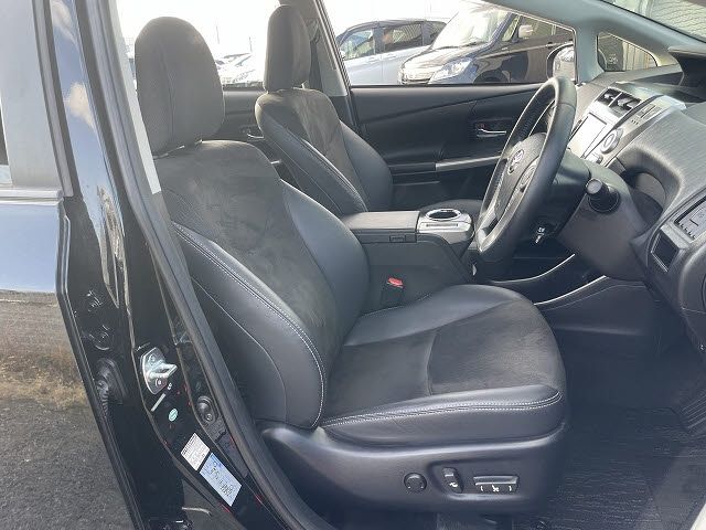 TOYOTA PRIUS ALPHA 2015 Image 31