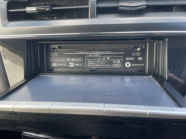 TOYOTA PRIUS ALPHA 2015 Image 31