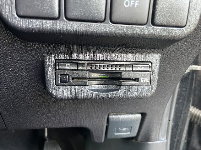 TOYOTA PRIUS ALPHA 2015 Image 31