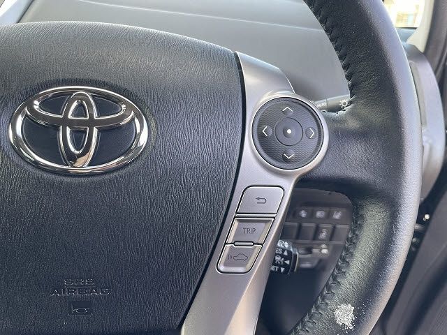 TOYOTA PRIUS ALPHA 2015 Image 31