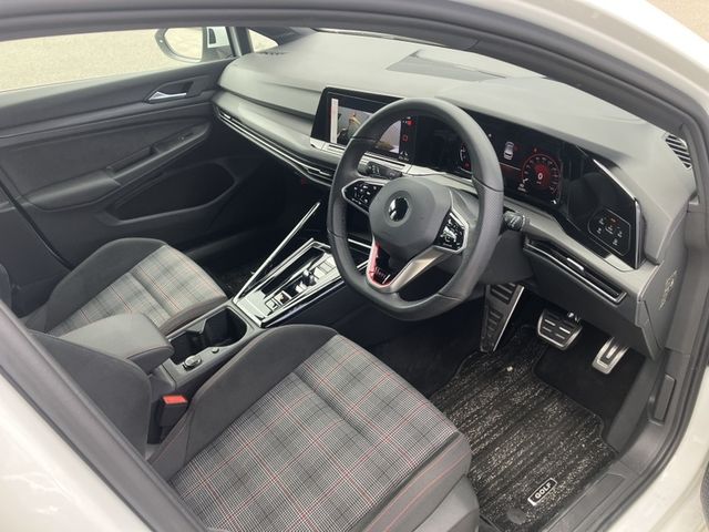 VOLKSWAGEN GOLF GTI 2022 Image 31