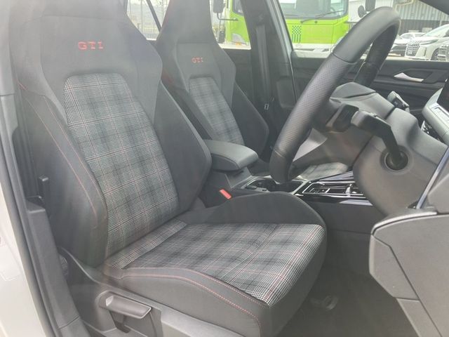 VOLKSWAGEN GOLF GTI 2022 Image 31