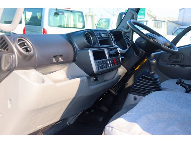 HINO DUTRO 2022 Image 31