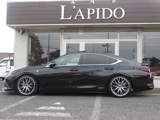 TOYOTA LEXUS ES300H 2019 Image 31