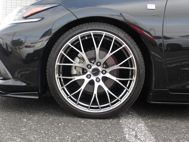 TOYOTA LEXUS ES300H 2019 Image 31