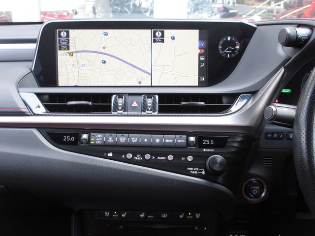 TOYOTA LEXUS ES300H 2019 Image 31