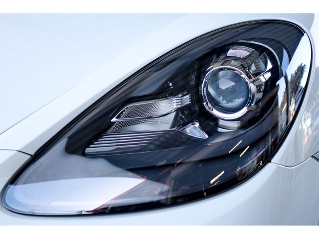 PORSCHE 718CAYMAN 2018 Image 31