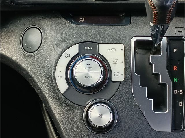 TOYOTA SIENTA 2017 Image 31