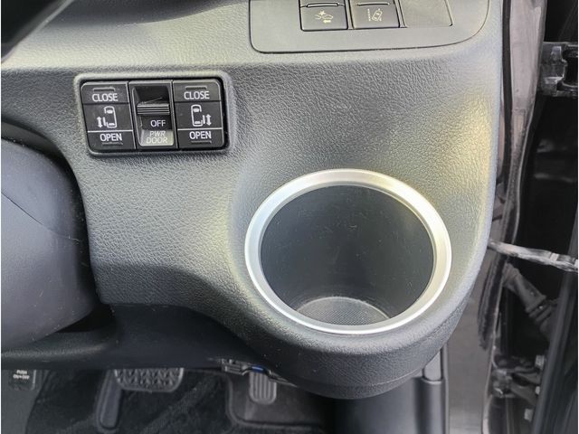 TOYOTA SIENTA 2017 Image 31