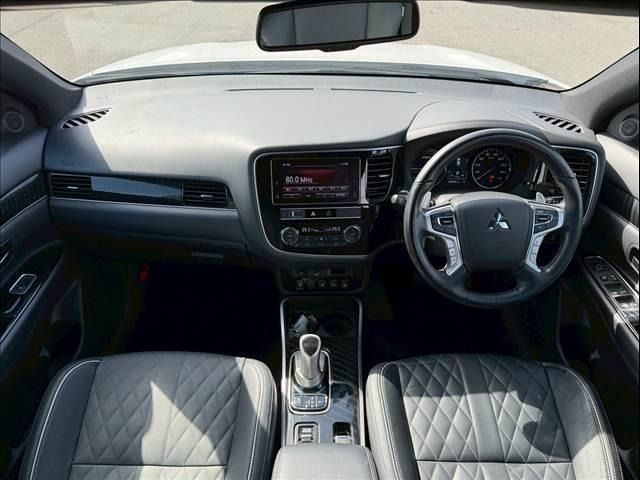 MITSUBISHI OUTLANDER PHEV 2018 Image 31