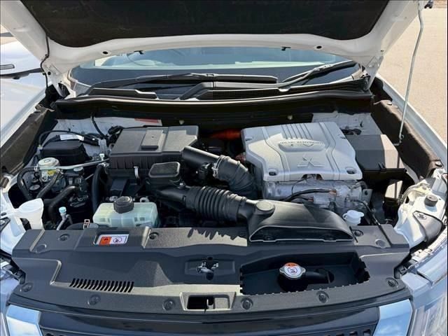 MITSUBISHI OUTLANDER PHEV 2018 Image 31