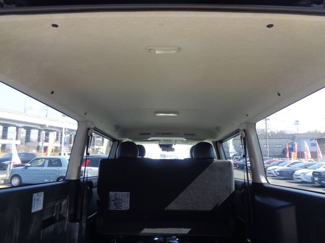 TOYOTA HIACE VAN 2WD 2018 Image 31