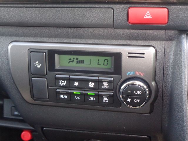 TOYOTA HIACE VAN 2WD 2018 Image 31