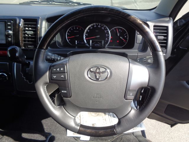 TOYOTA HIACE VAN 2WD 2018 Image 31