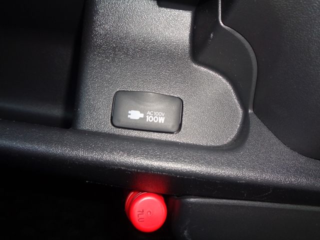 TOYOTA HIACE VAN 2WD 2018 Image 31