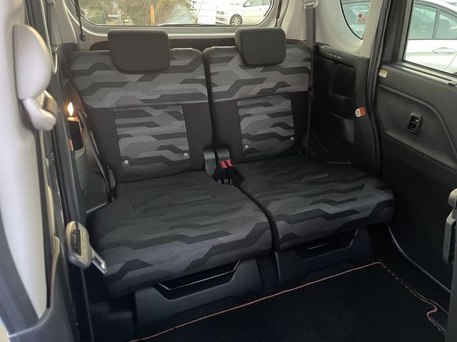 DAIHATSU TANTO FAN CROSS 2023 Image 31