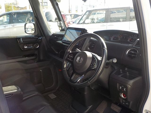 HONDA N BOX CUSTOM 2021 Image 31