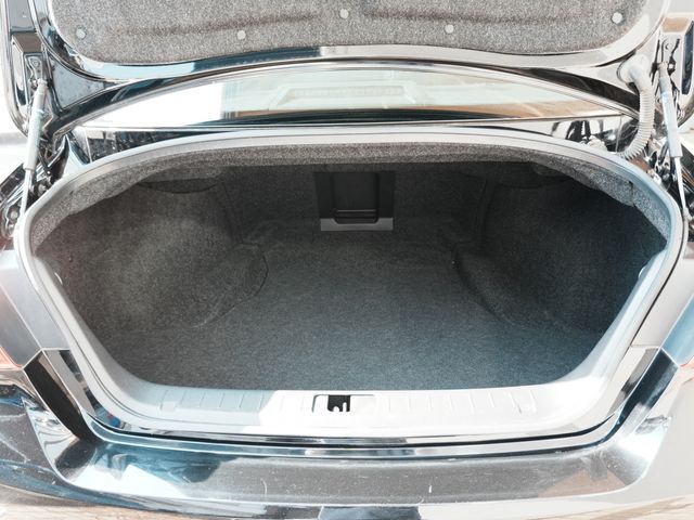 NISSAN FUGA 2015 Image 31