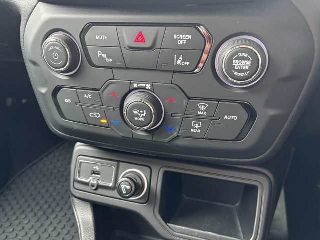 JEEP RENEGADE 2023 Image 31