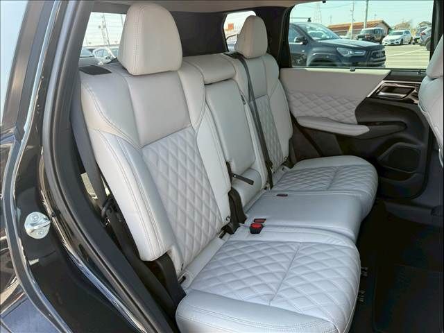 MITSUBISHI OUTLANDER PHEV 2022 Image 31