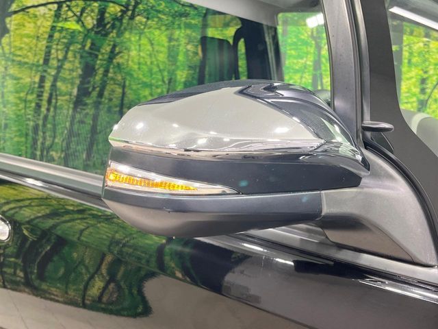 TOYOTA VOXY HYBRID 2019 Image 31