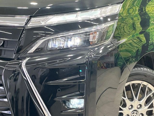 TOYOTA VOXY HYBRID 2019 Image 31