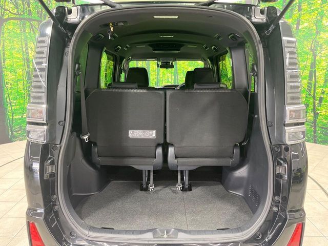 TOYOTA VOXY HYBRID 2019 Image 31