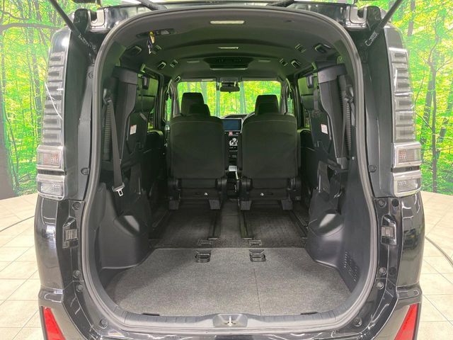 TOYOTA VOXY HYBRID 2019 Image 31