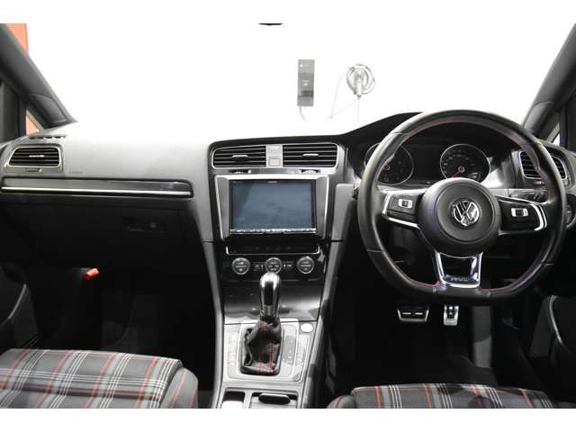 VOLKSWAGEN GOLF GTI 2014 Image 31