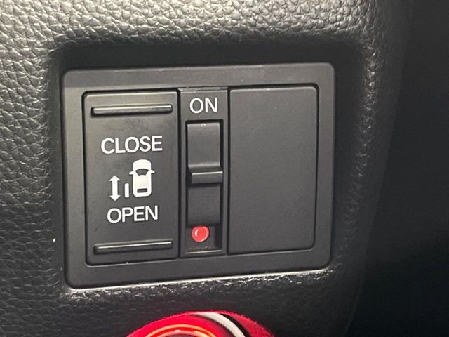 HONDA N BOX CUSTOM 2018 Image 31