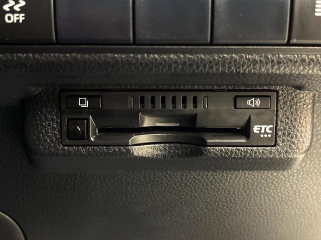 TOYOTA COROLLA SPORT HYBRID 2019 Image 31