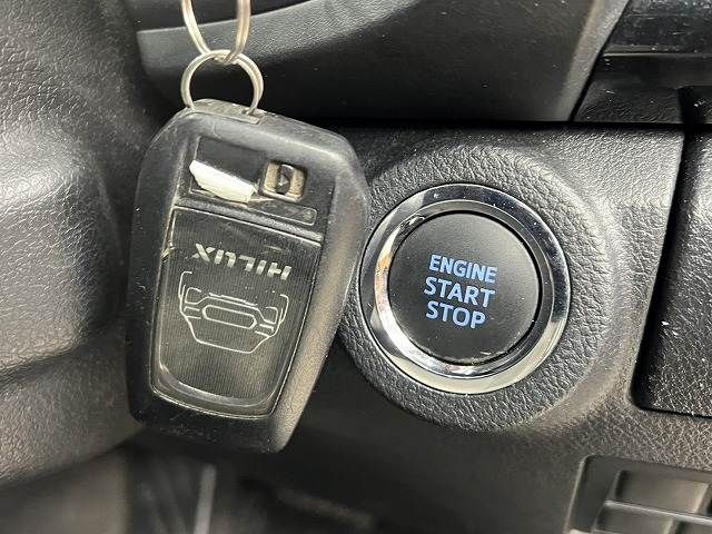 TOYOTA HILUX 4WD 2020 Image 31