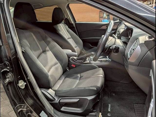 MAZDA AXELA SEDAN 2018 Image 31