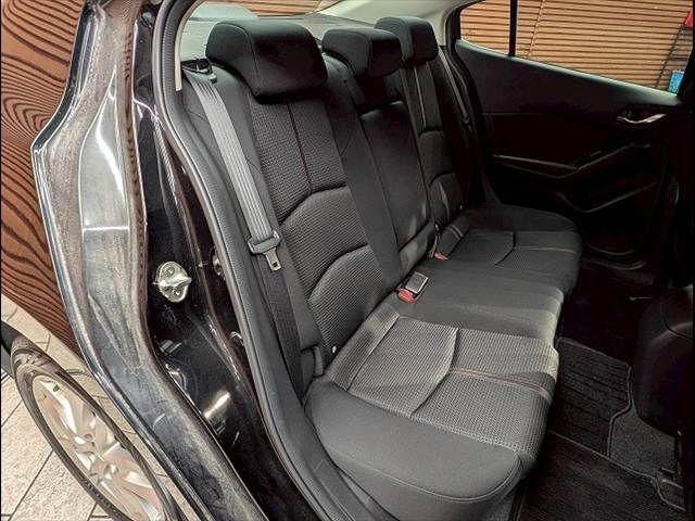 MAZDA AXELA SEDAN 2018 Image 31