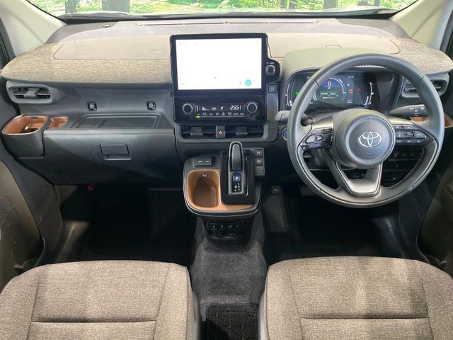 TOYOTA SIENTA HYBRID 2024 Image 31