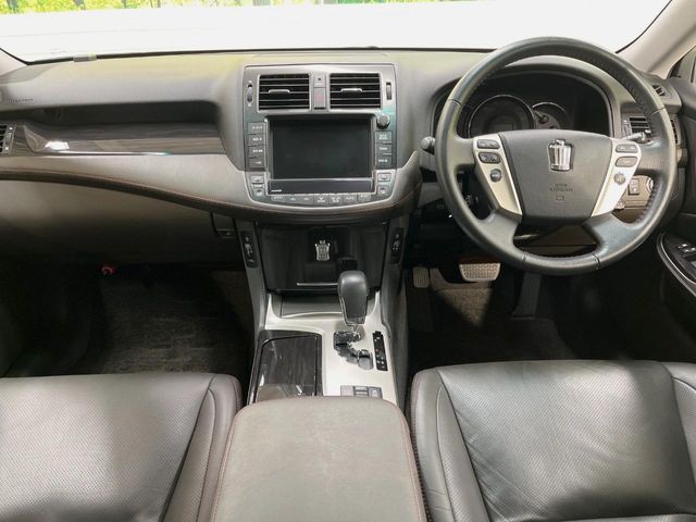 TOYOTA CROWN SEDAN 2011 Image 31