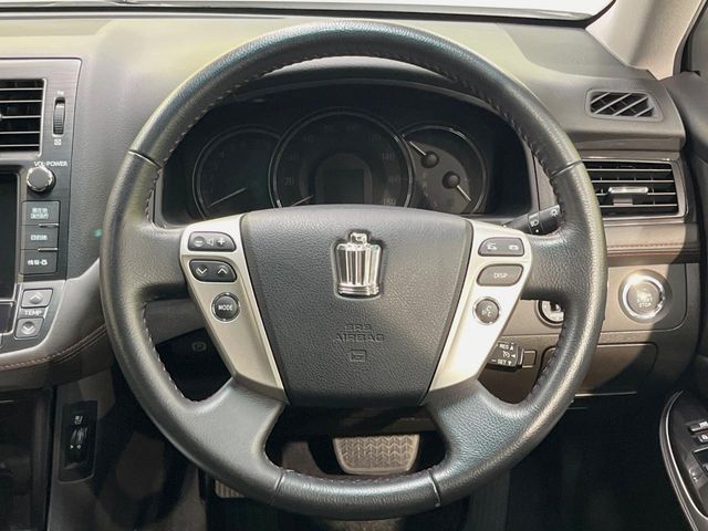 TOYOTA CROWN SEDAN 2011 Image 31