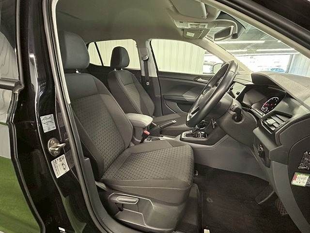 VOLKSWAGEN T-CROSS 2020 Image 31