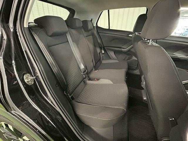 VOLKSWAGEN T-CROSS 2020 Image 31