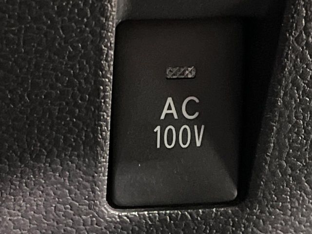 TOYOTA PRIUS PHV 2017 Image 31