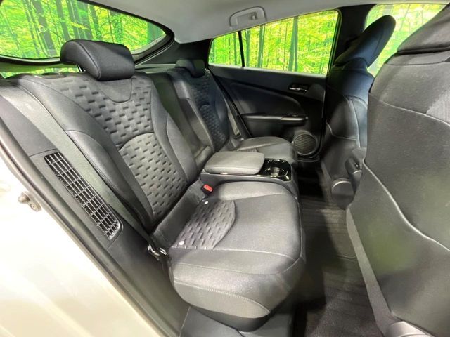 TOYOTA PRIUS PHV 2017 Image 31