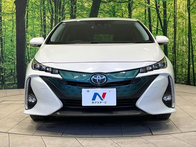 TOYOTA PRIUS PHV 2017 Image 31