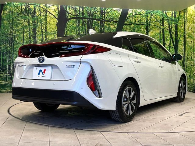 TOYOTA PRIUS PHV 2017 Image 31