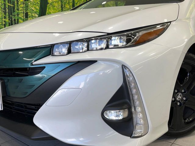 TOYOTA PRIUS PHV 2017 Image 31