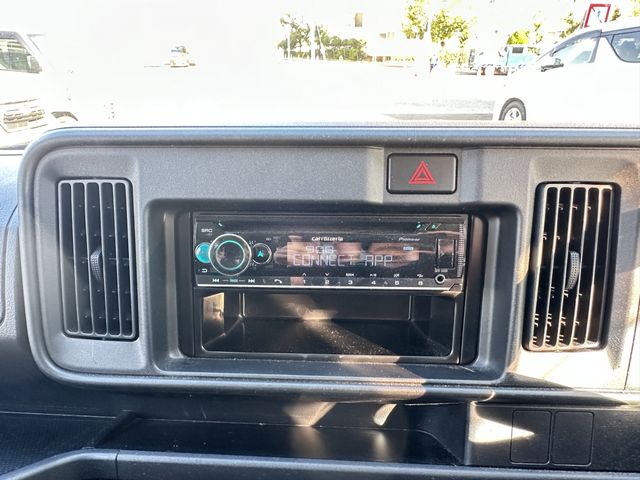 DAIHATSU HIJET DECKVAN 2018 Image 31